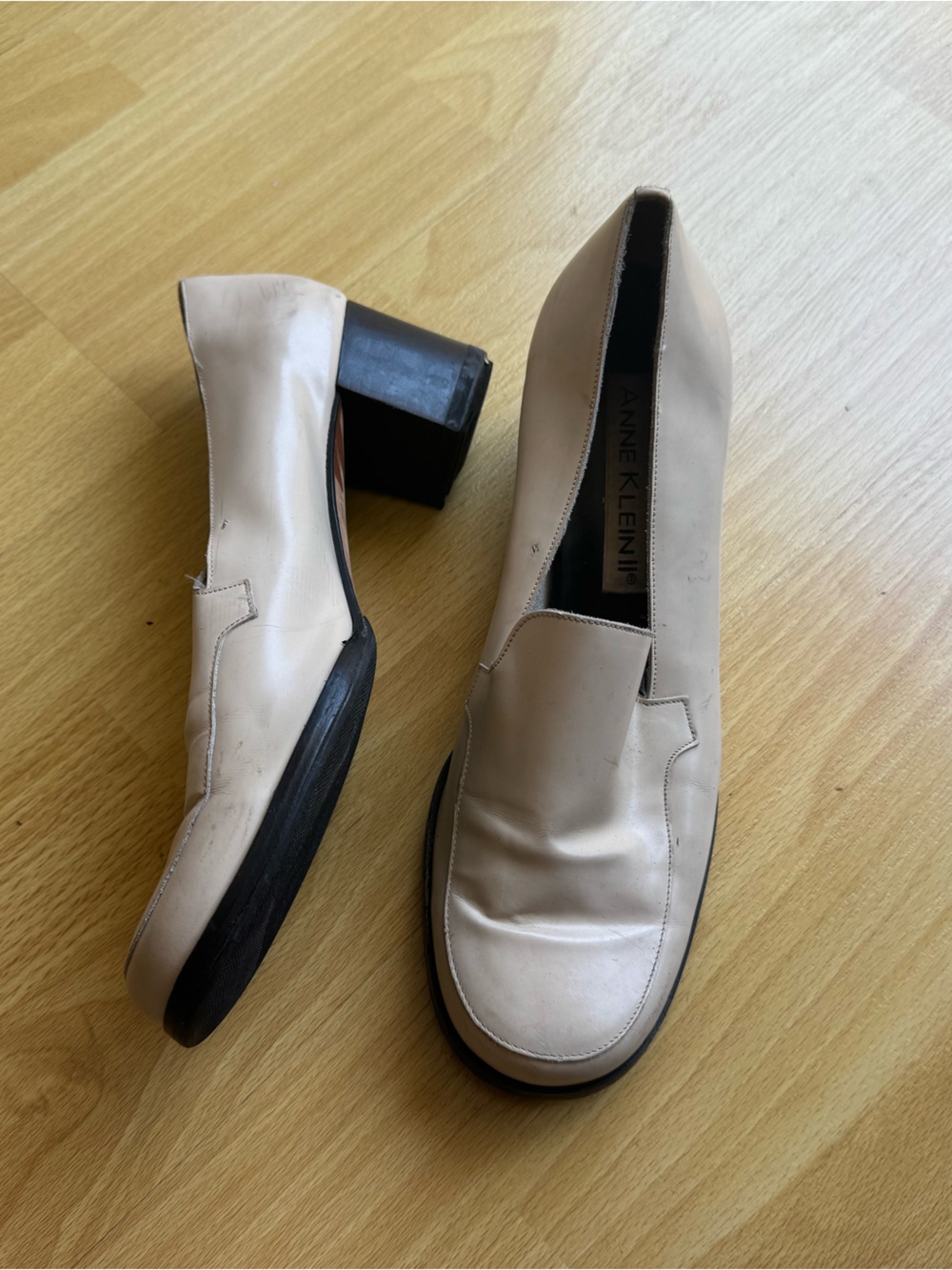 Vintage 90s Anne Klein II cream leather loafers